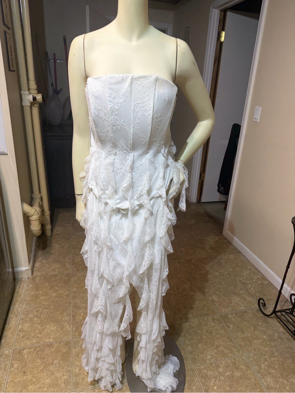 AKIRA White Strapless Ruffled Lace 2 Piece Set Top  XL pants L